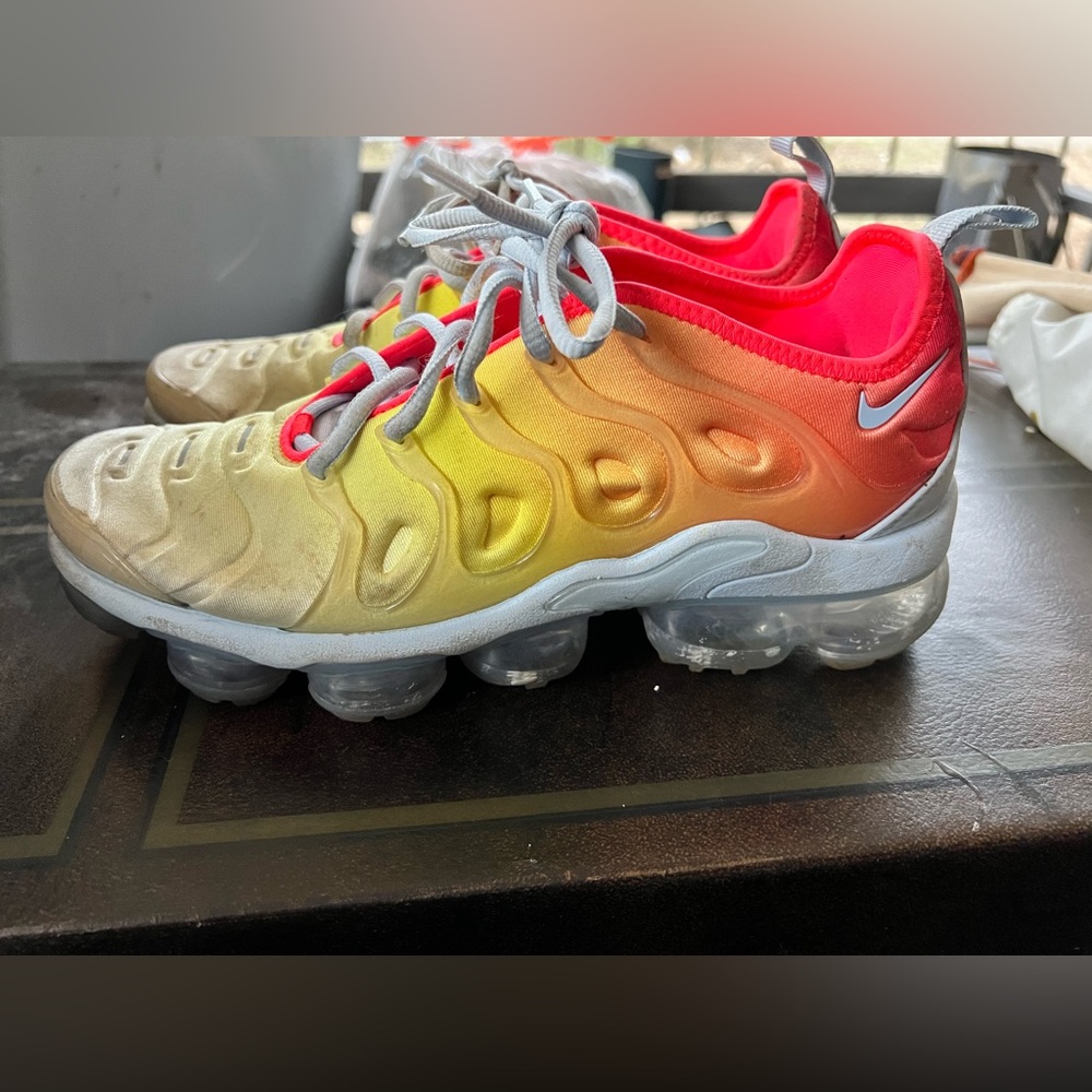 Size 8 - Nike Air VaporMax Plus Hydrogen Blue/Laser Crimson/Optic Yellow/White 2
